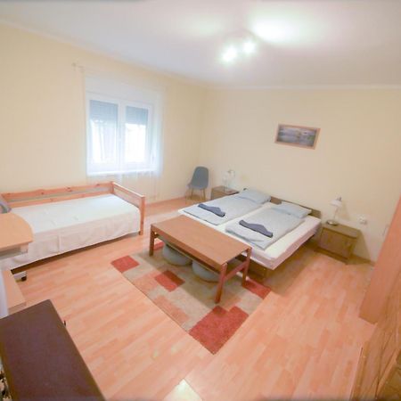 Estike Apartment Balatonlelle Exterior photo